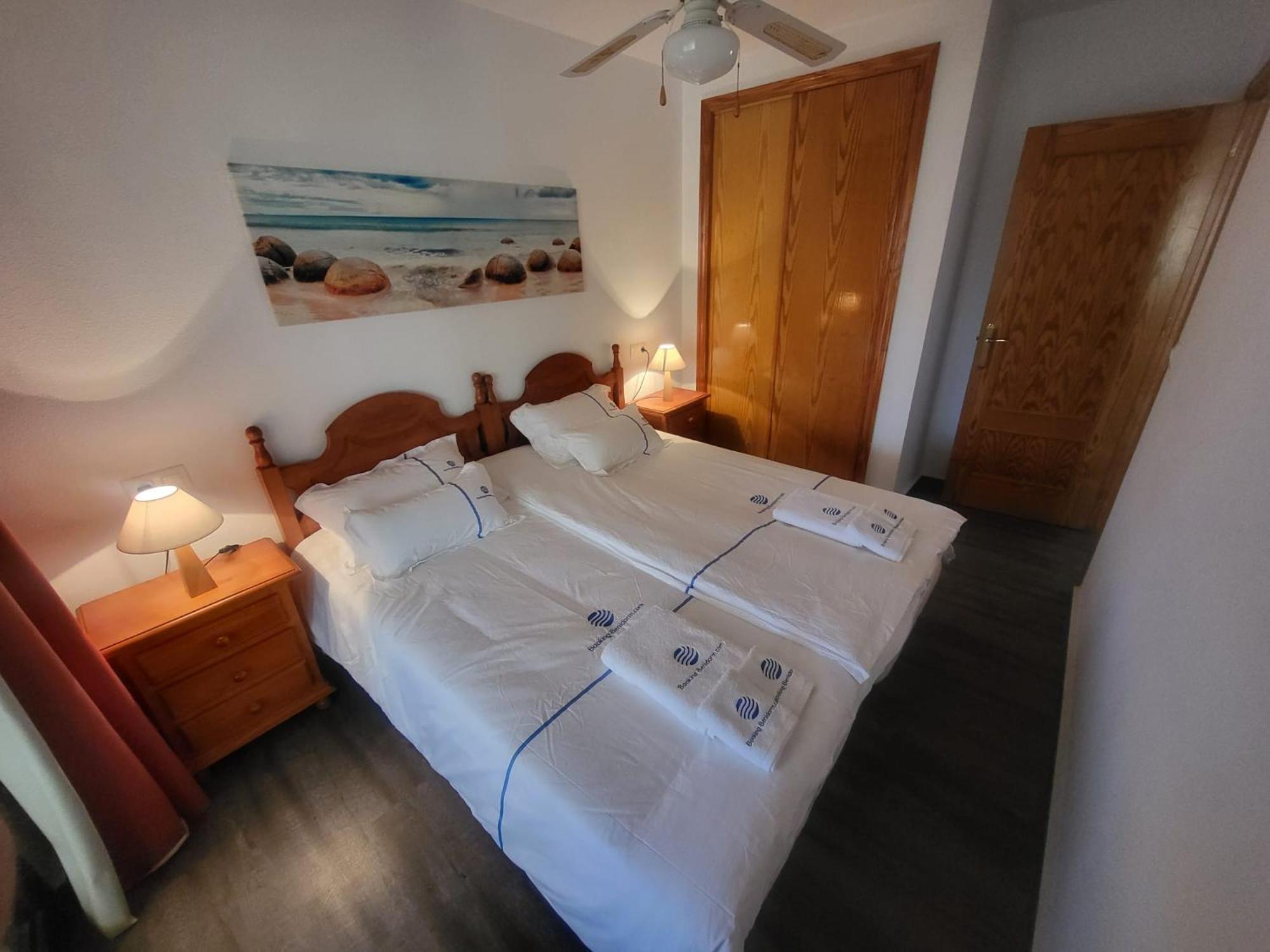 Trinisol II Private Apartments With Sea View Бенідорм Екстер'єр фото